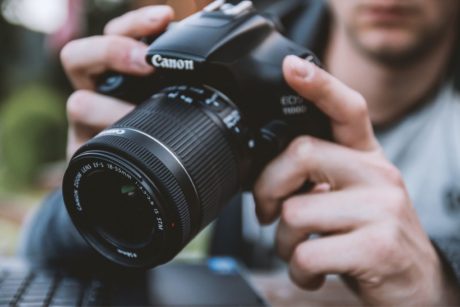 Improve your photography by learning how to confidently use your Canon DSLR camera - perfect for beginner photographers