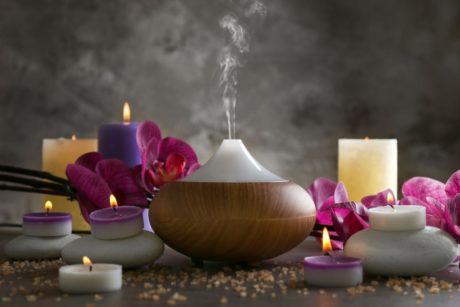 Complete Guide To Essential Oils and Aromatherapy